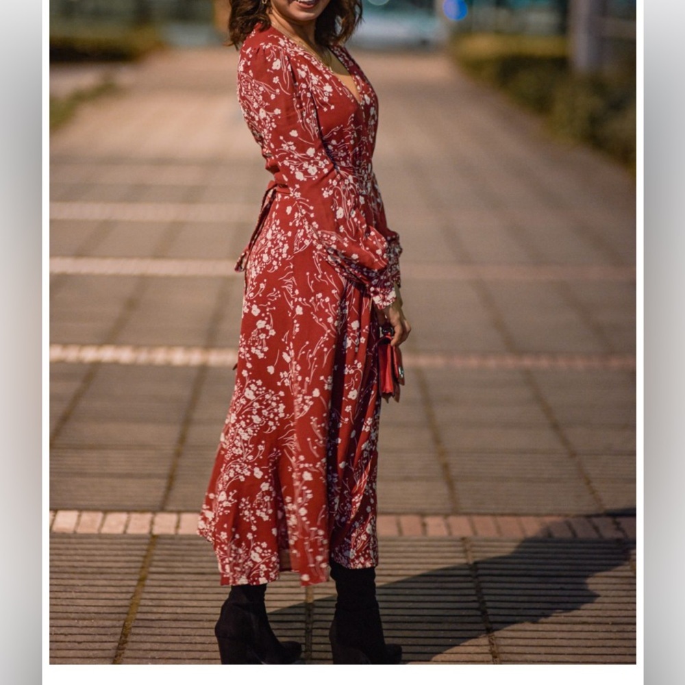 Reformation Susanna wrap midi dress in the Bryce red floral pattern small womens - Picture 12 of 12